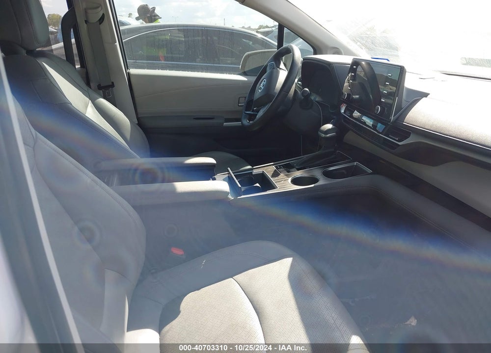 2022 TOYOTA SIENNA LIMITED VIN: 5TDZRKEC9NS084058