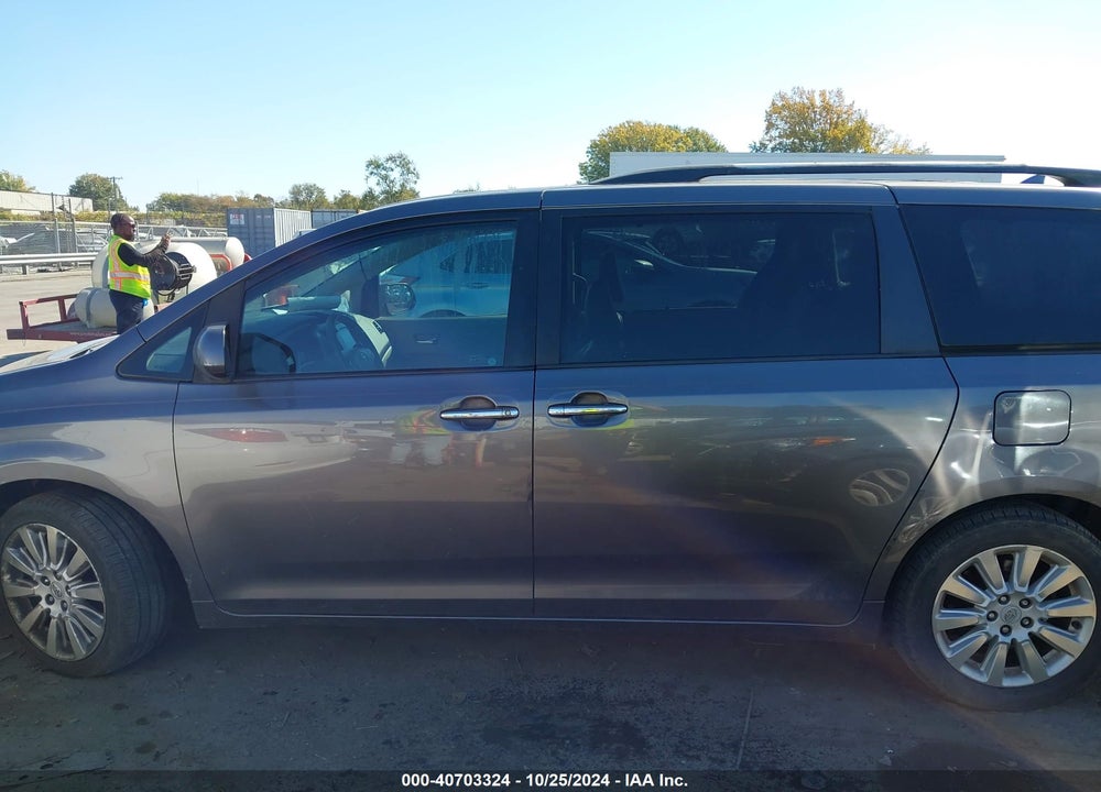 2011 TOYOTA SIENNA XLE LIMITED VIN: 5TDDK3DC6BS007844