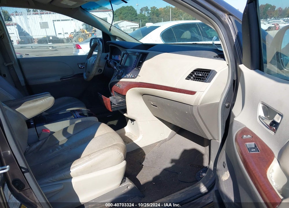 2011 TOYOTA SIENNA XLE LIMITED VIN: 5TDDK3DC6BS007844
