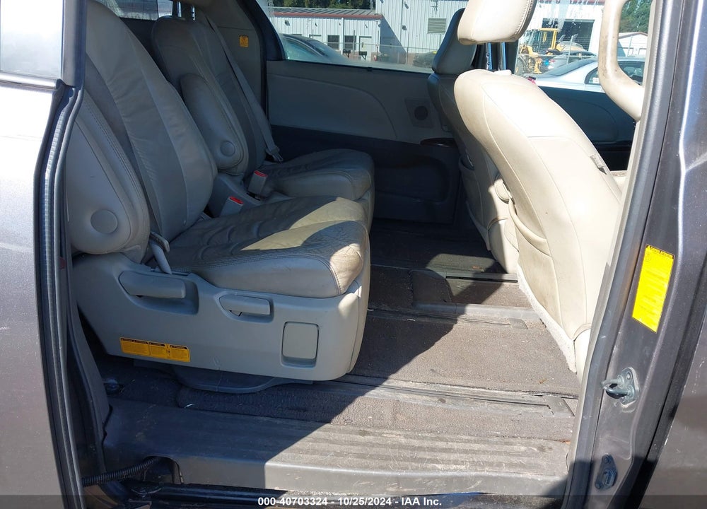 2011 TOYOTA SIENNA XLE LIMITED VIN: 5TDDK3DC6BS007844