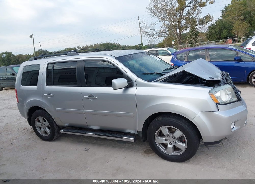 2011 HONDA PILOT EX VIN: 5FNYF3H40BB056020