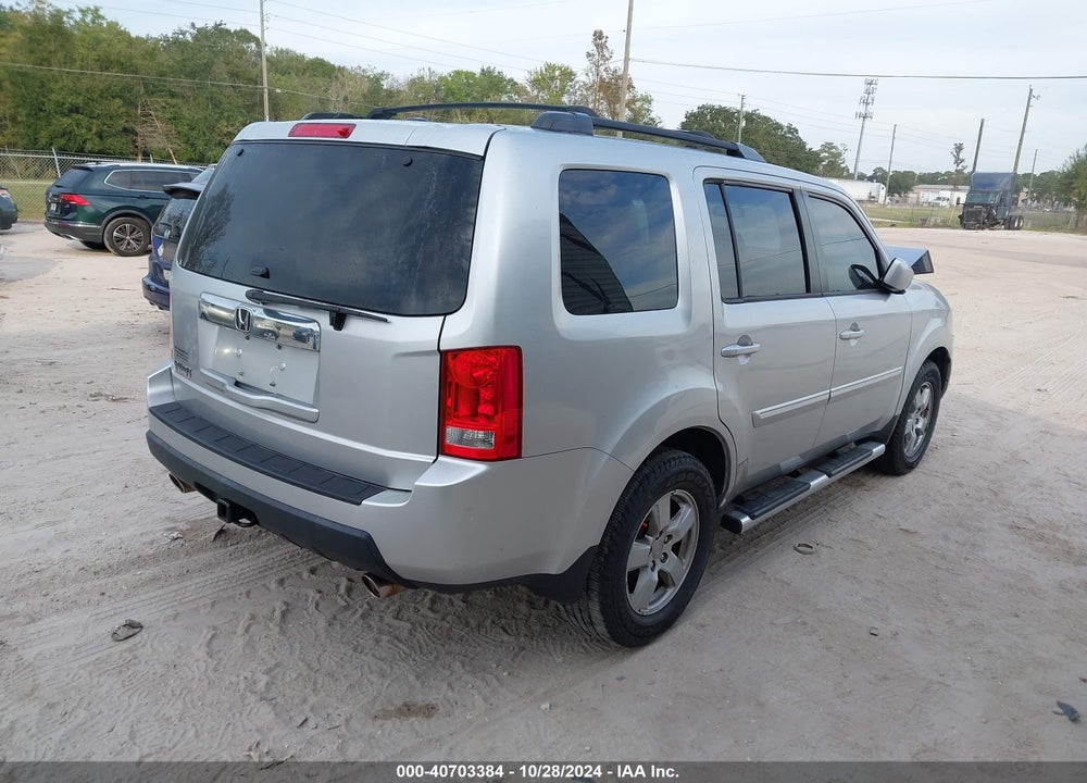 2011 HONDA PILOT EX VIN: 5FNYF3H40BB056020