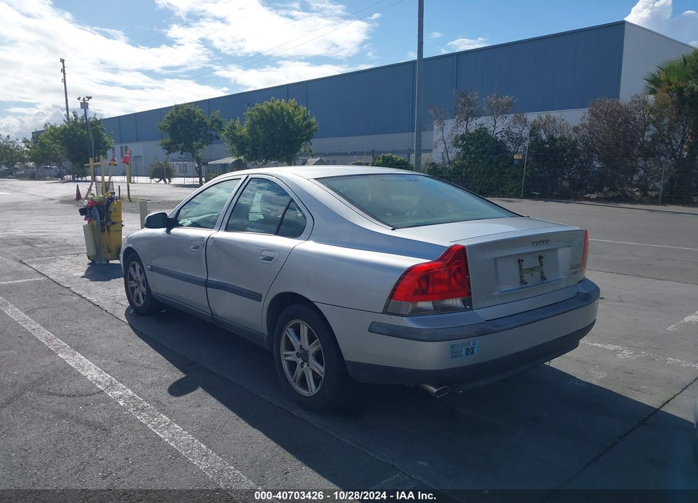 2001 VOLVO S60 2.4T VIN: YV1RS58D812078399