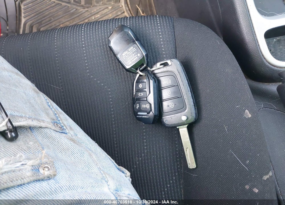 2021 HYUNDAI VENUE SE VIN: KMHRB8A33MU069185