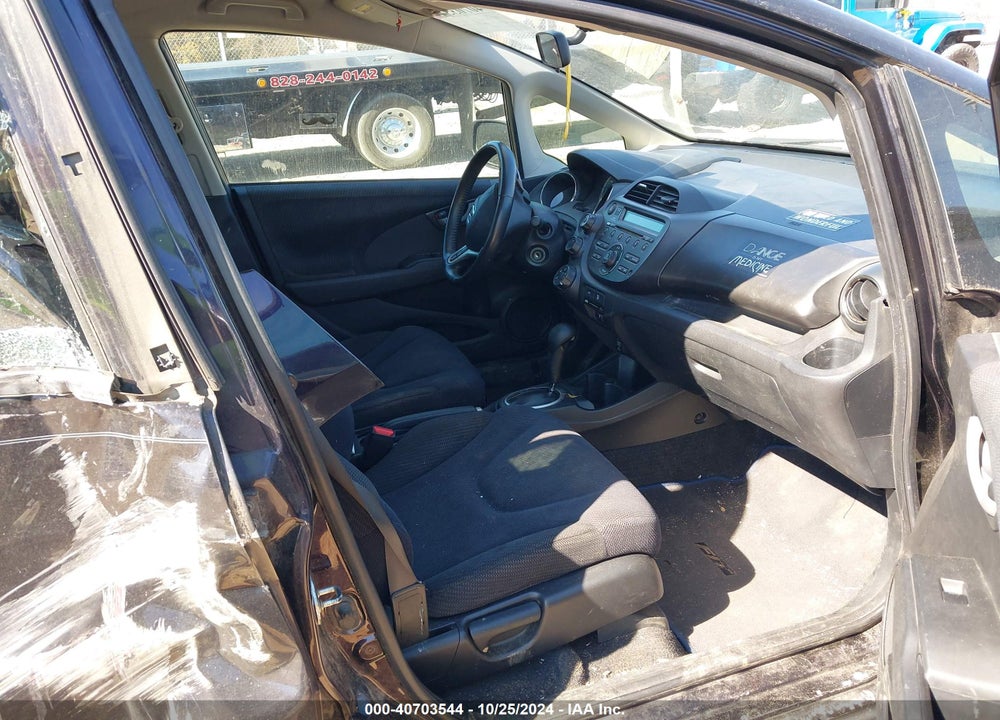 2013 HONDA FIT SPORT VIN: JHMGE8H50DC039530