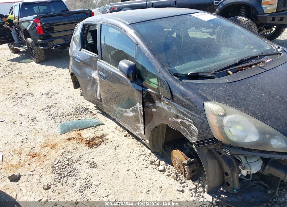 2013 HONDA FIT SPORT VIN: JHMGE8H50DC039530