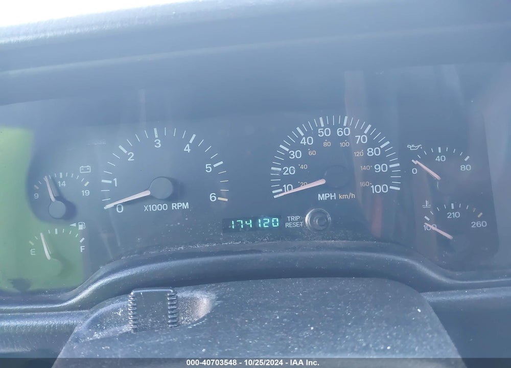 2001 JEEP CHEROKEE SPORT VIN: 1J4FF48S11L574820