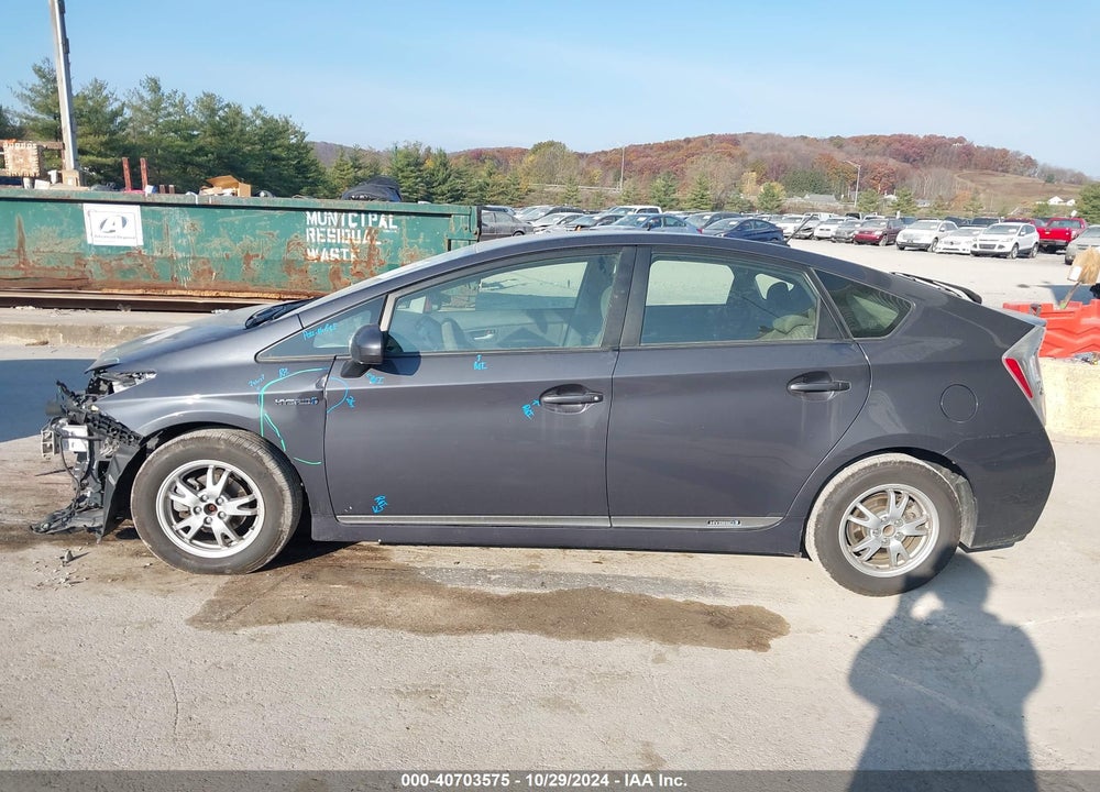 2011 TOYOTA PRIUS THREE VIN: JTDKN3DU6B1411411