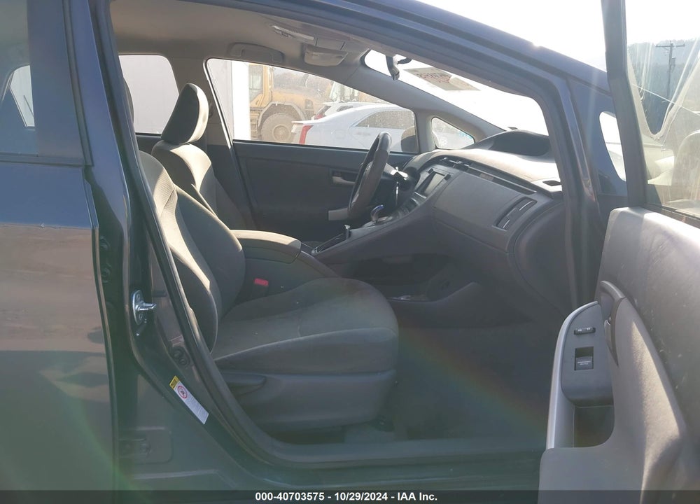 2011 TOYOTA PRIUS THREE VIN: JTDKN3DU6B1411411