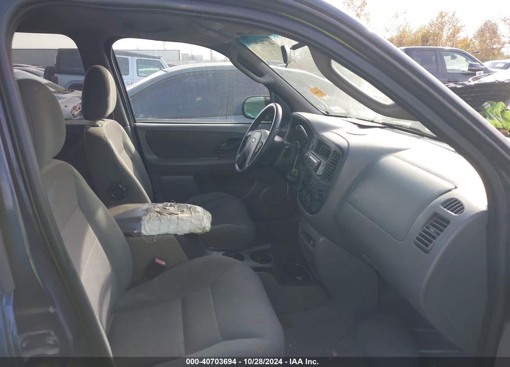 2002 FORD ESCAPE XLT VIN: 1FMYU03152KC17753