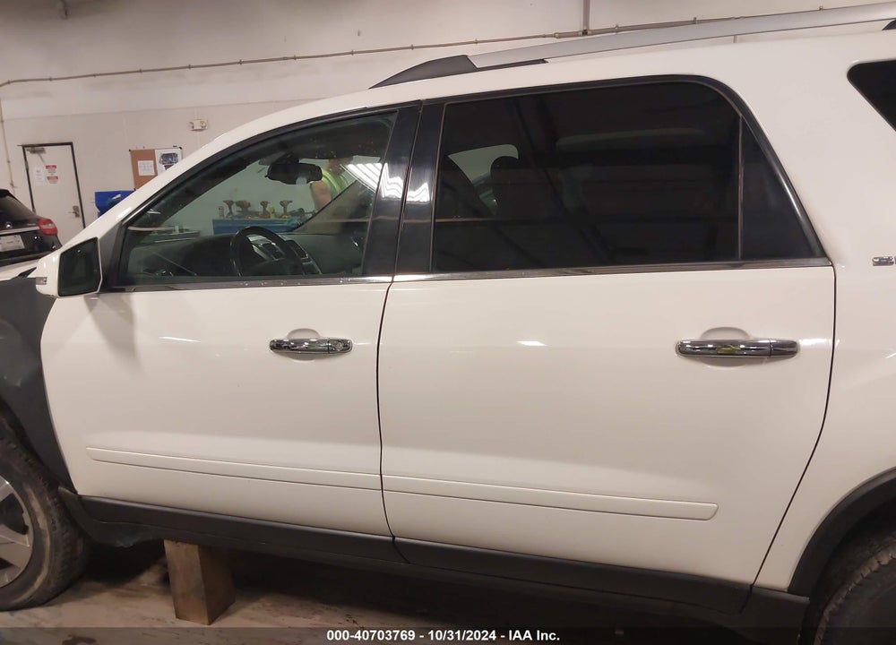 2011 GMC ACADIA SLT-2 VIN: 1GKKVSED8BJ146181