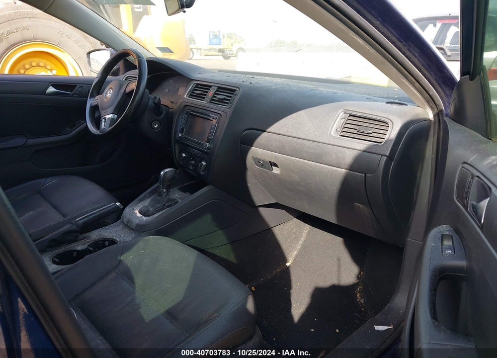 2011 VOLKSWAGEN JETTA SE VIN: 3VWDZ7AJ5BM082165