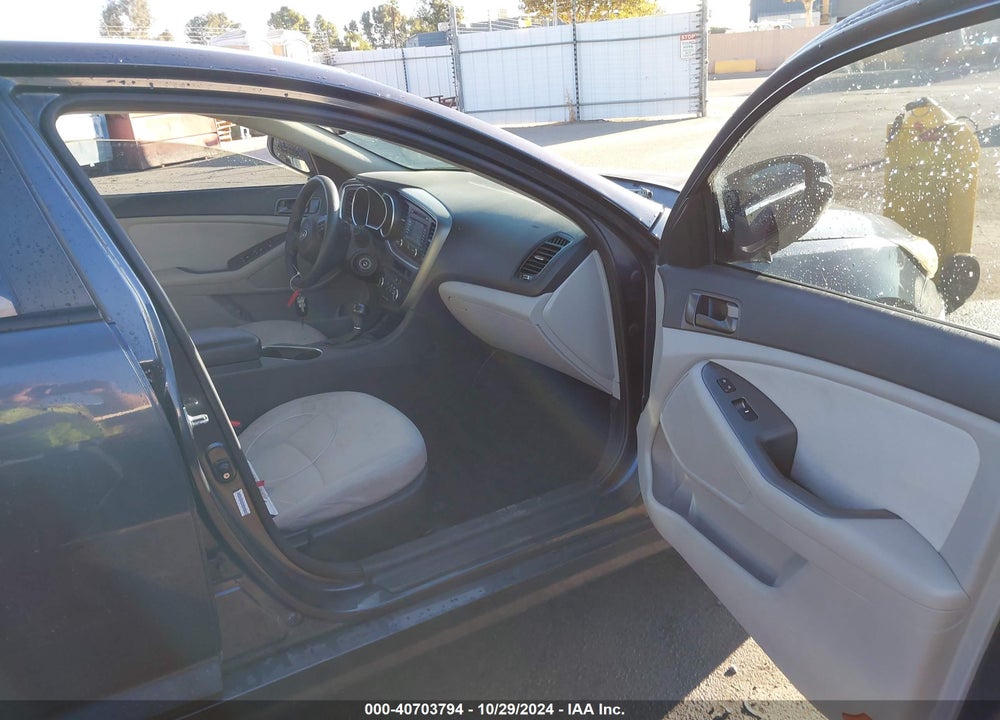 2015 KIA OPTIMA LX VIN: KNAGM4A72F5558494