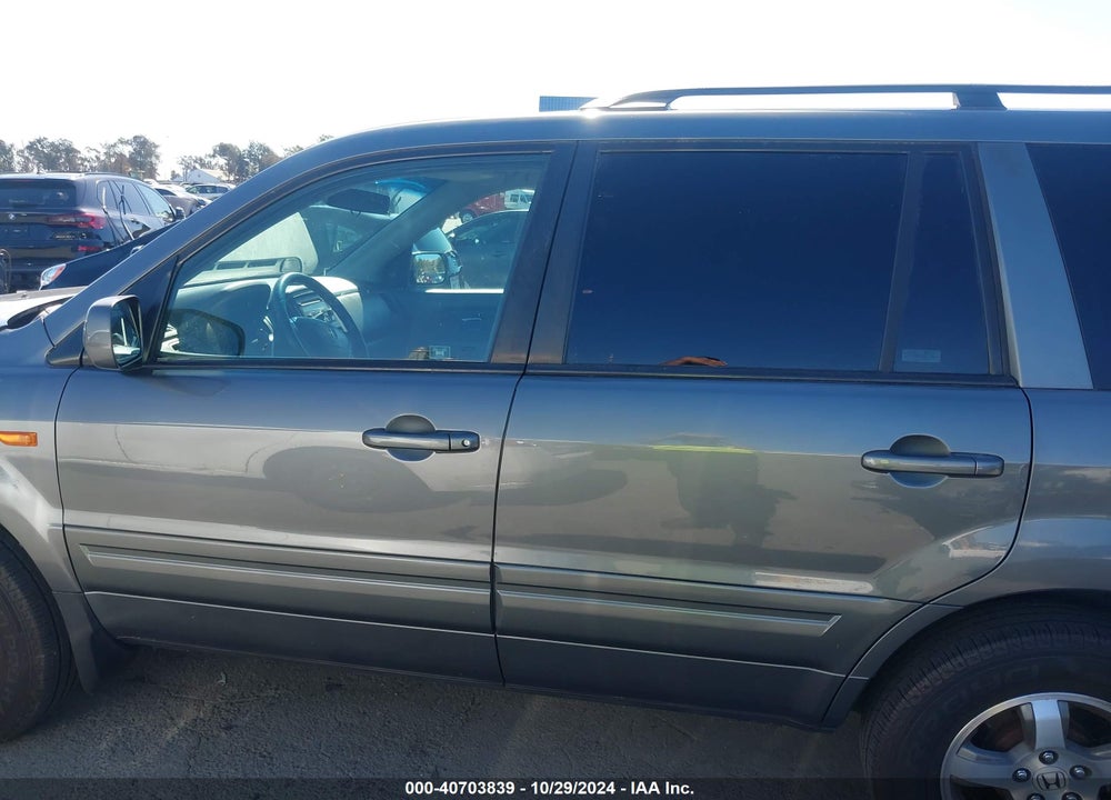 2007 HONDA PILOT EX-L VIN: 5FNYF28667B016883