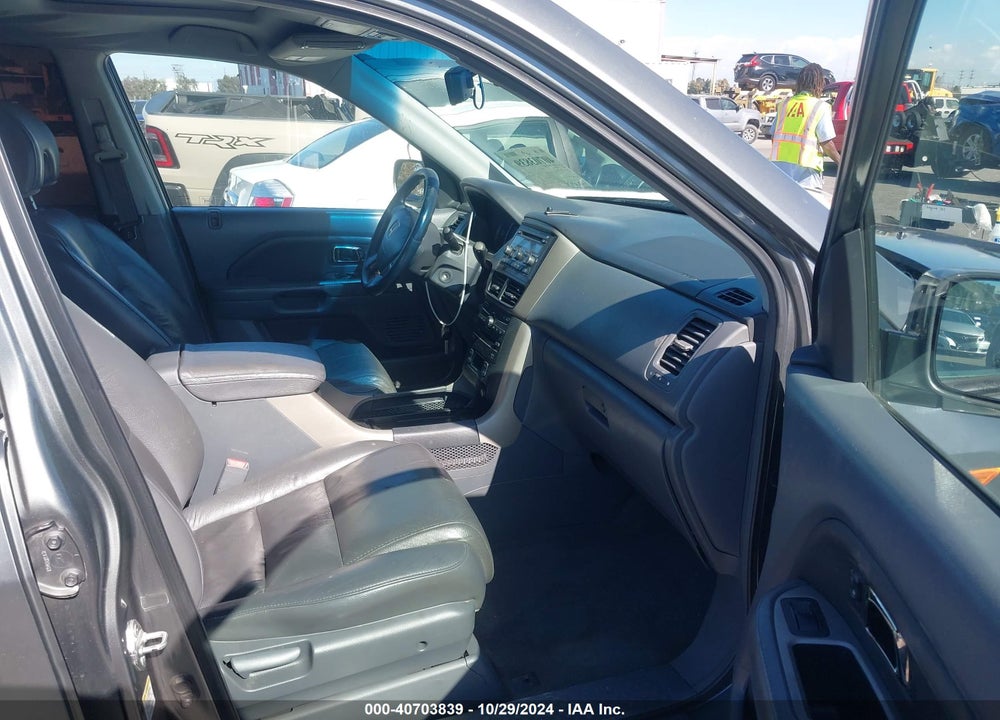 2007 HONDA PILOT EX-L VIN: 5FNYF28667B016883