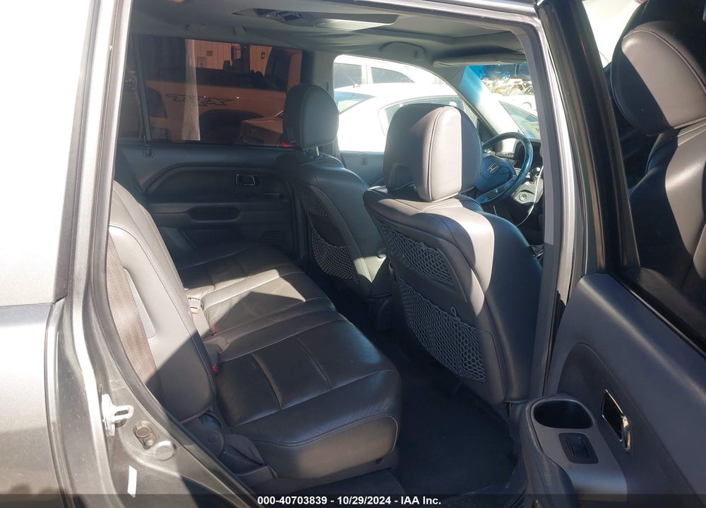 2007 HONDA PILOT EX-L VIN: 5FNYF28667B016883