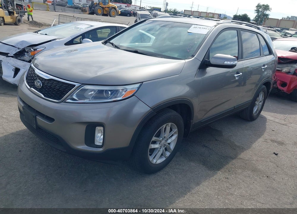 2015 KIA SORENTO LX VIN: 5XYKT4A61FG634026