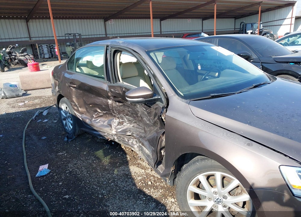 2011 VOLKSWAGEN JETTA 2.5L SE VIN: 3VWDZ7AJXBM319474