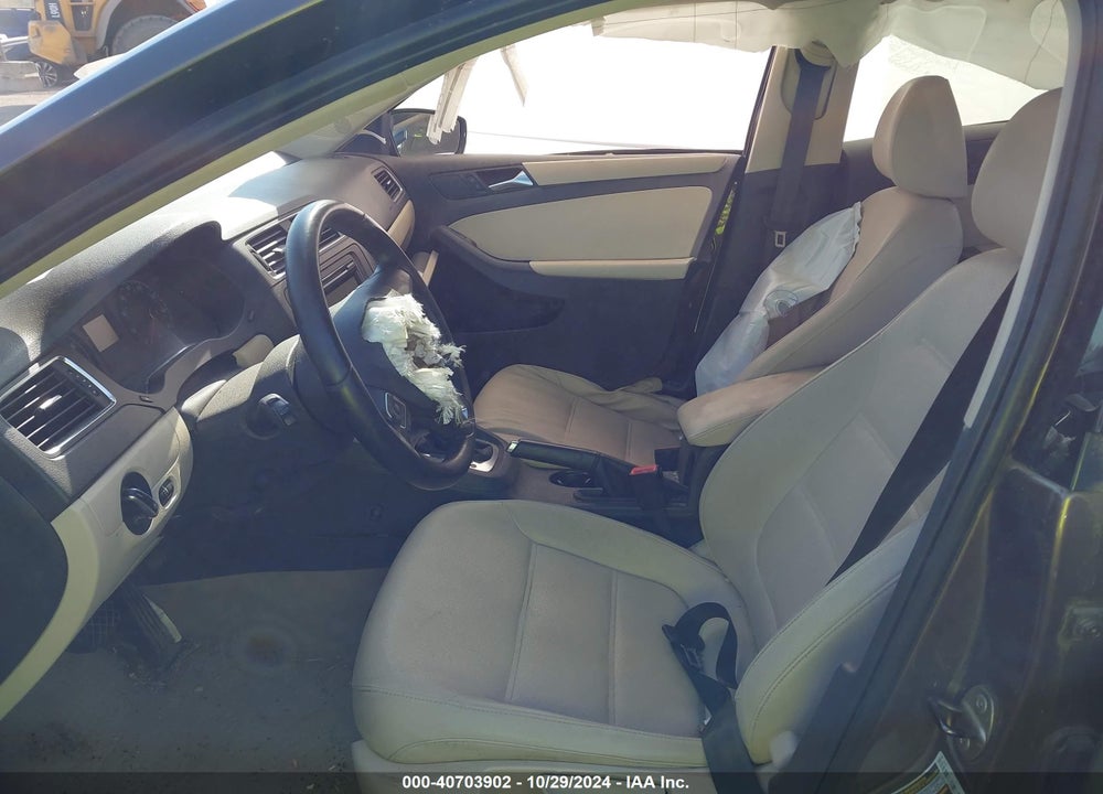 2011 VOLKSWAGEN JETTA 2.5L SE VIN: 3VWDZ7AJXBM319474