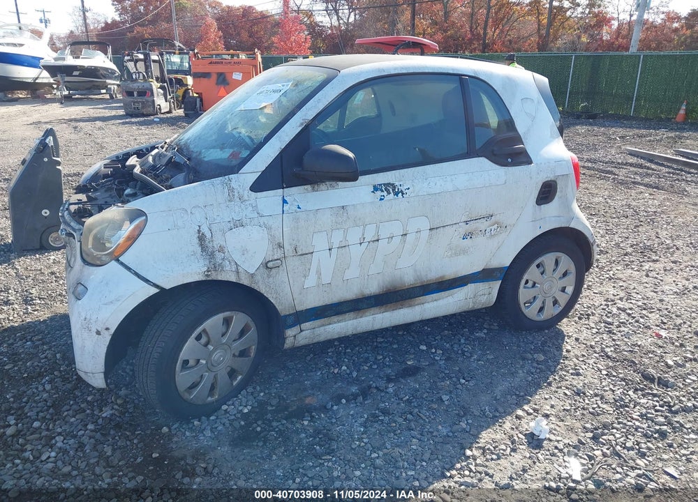 2016 SMART FORTWO VIN: WMEFJ5DA1GK103709