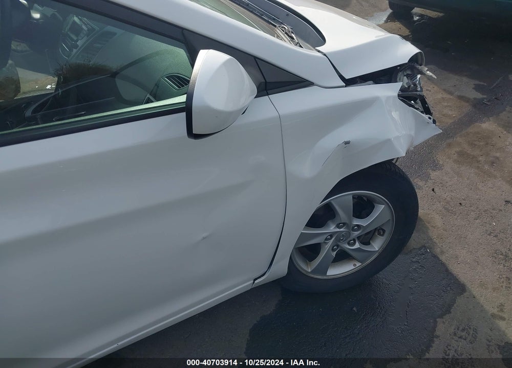 2014 HYUNDAI ELANTRA SE VIN: 5NPDH4AE5EH525531