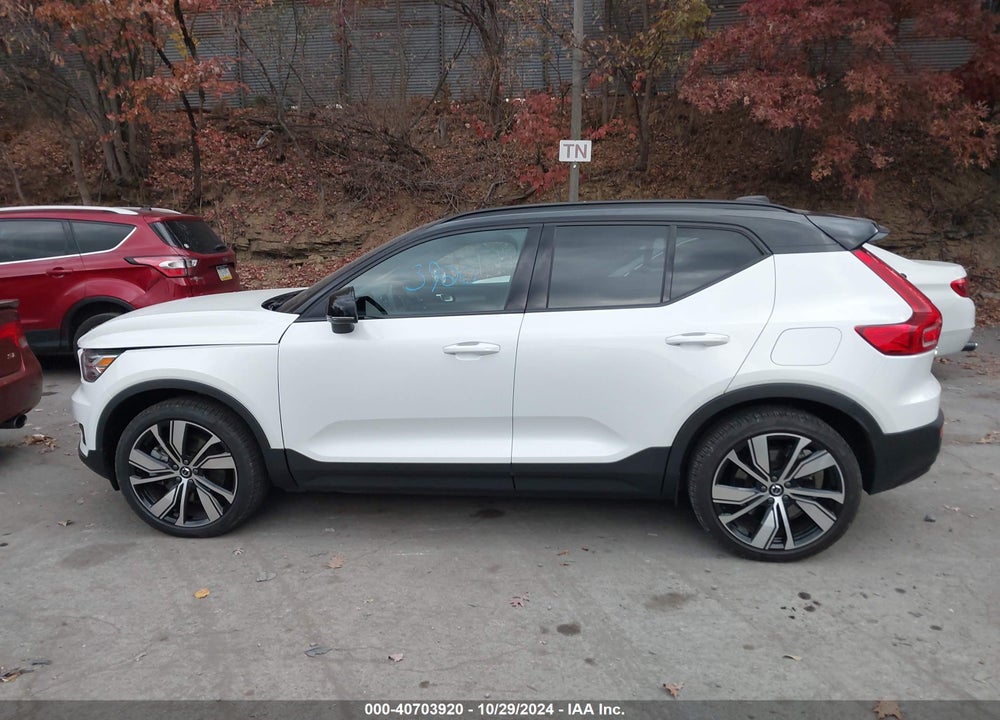 2021 VOLVO XC40 RECHARGE PURE ELECTRIC P8 VIN: YV4ED3UR0M2565974