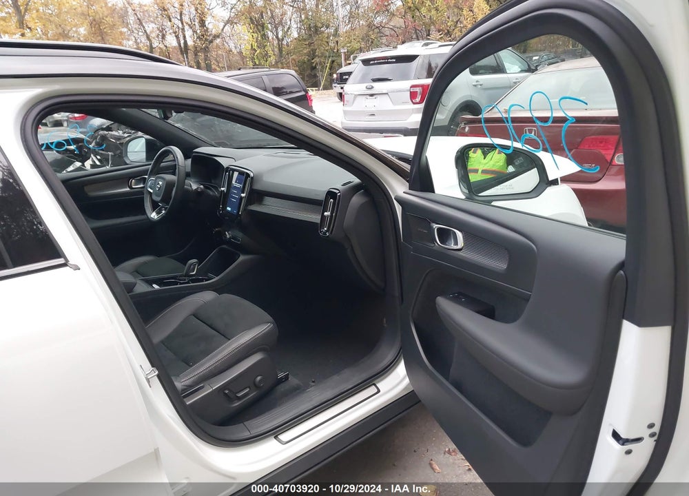 2021 VOLVO XC40 RECHARGE PURE ELECTRIC P8 VIN: YV4ED3UR0M2565974