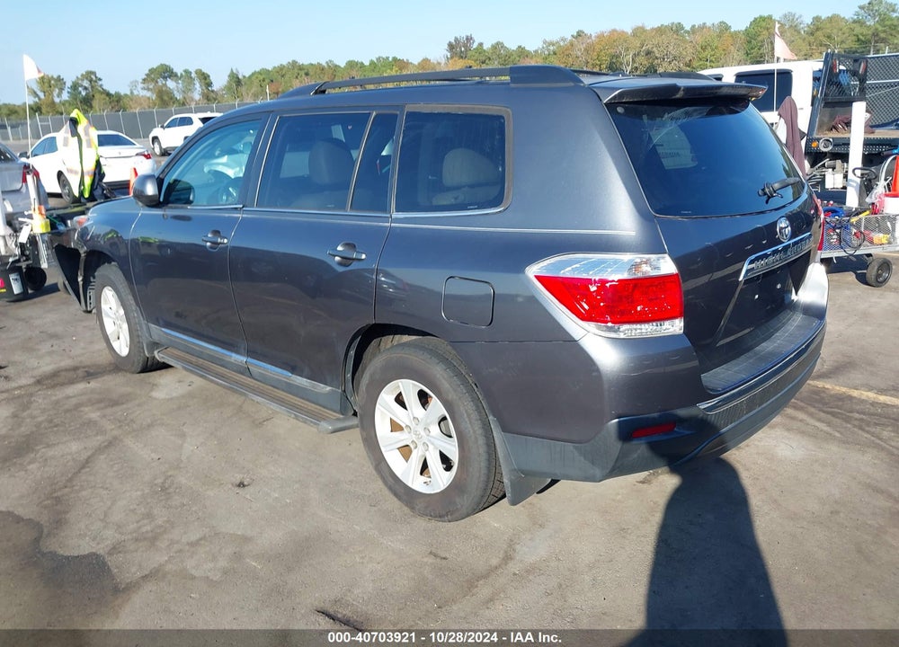 2013 TOYOTA HIGHLANDER PLUS/SE VIN: 5TDZK3EH6DS137819