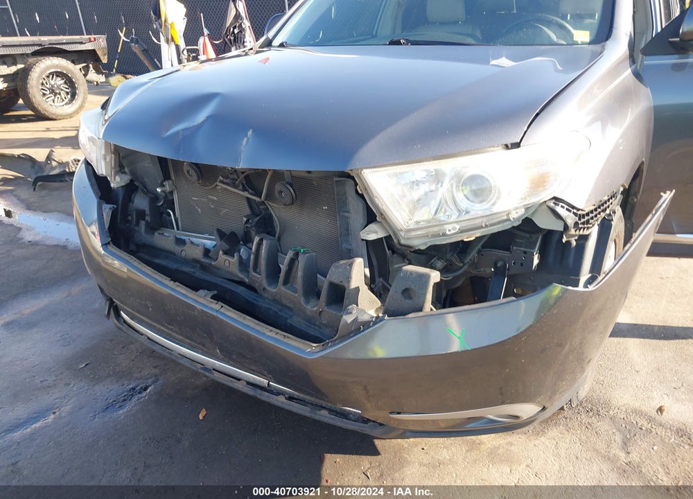 2013 TOYOTA HIGHLANDER PLUS/SE VIN: 5TDZK3EH6DS137819