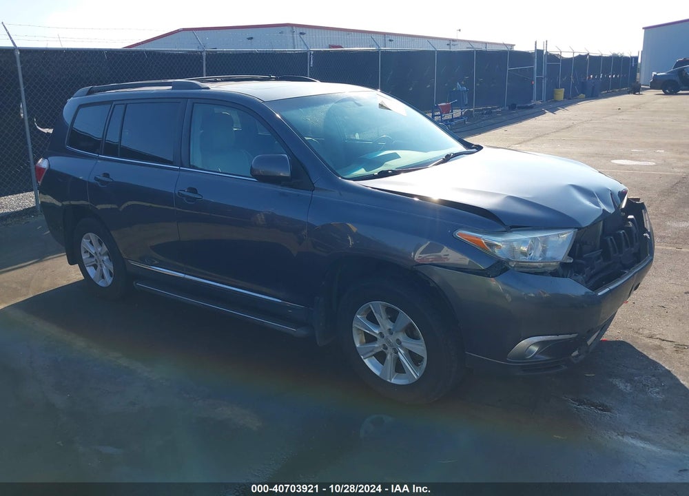 2013 TOYOTA HIGHLANDER PLUS/SE VIN: 5TDZK3EH6DS137819