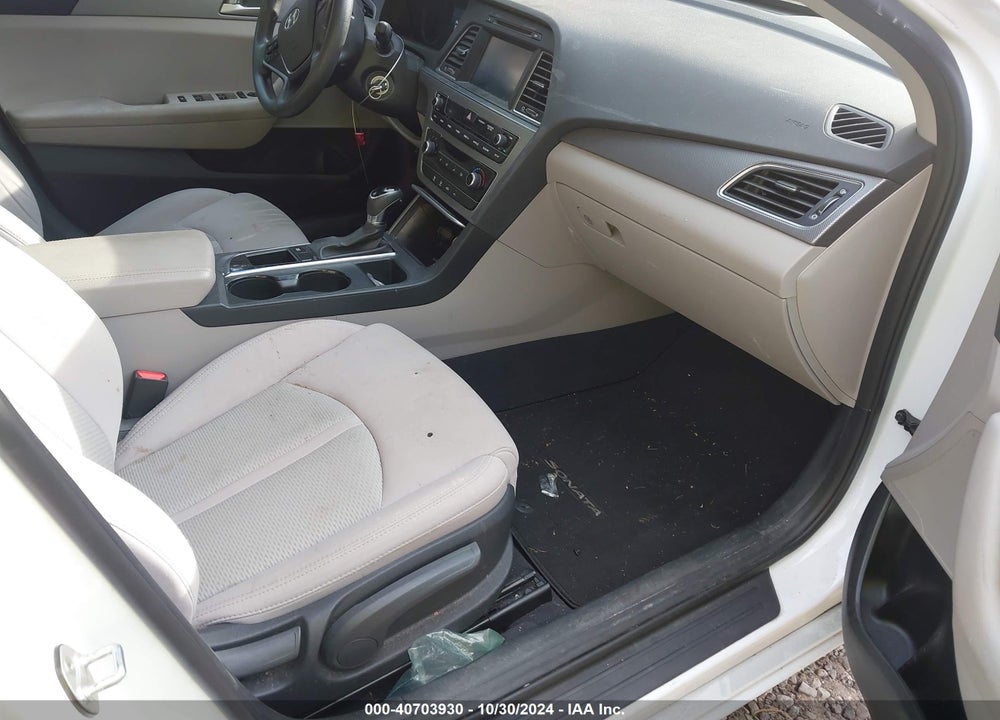 2017 HYUNDAI SONATA SE VIN: 5NPE24AF4HH543506
