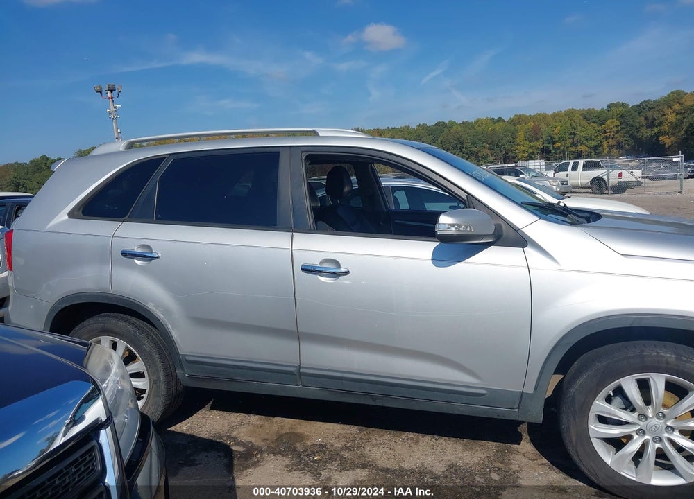 2011 KIA SORENTO EX VIN: 5XYKU3A15BG026208