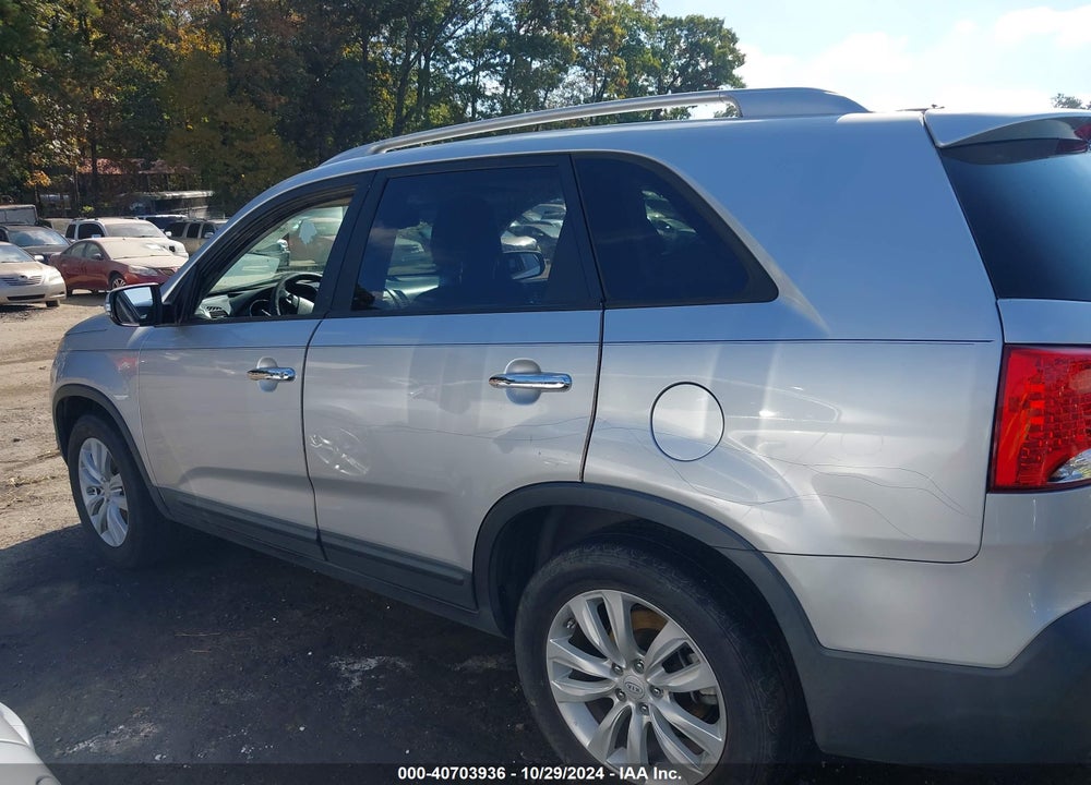 2011 KIA SORENTO EX VIN: 5XYKU3A15BG026208
