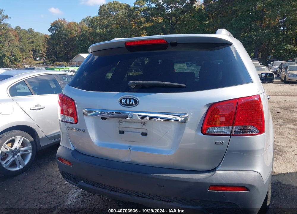 2011 KIA SORENTO EX VIN: 5XYKU3A15BG026208