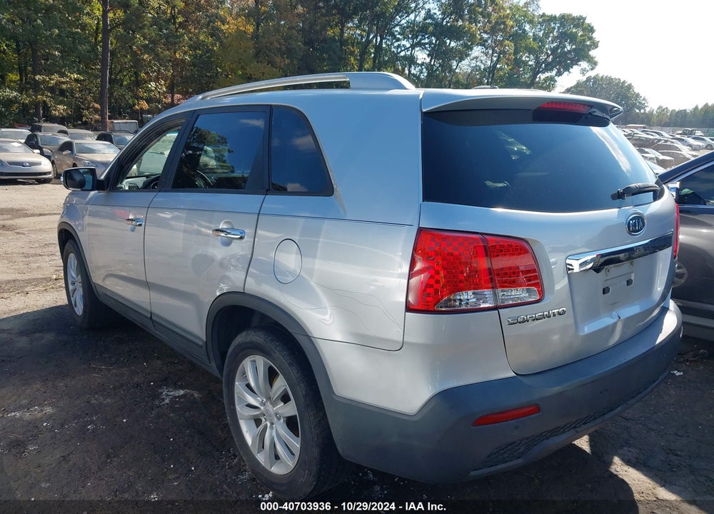 2011 KIA SORENTO EX VIN: 5XYKU3A15BG026208