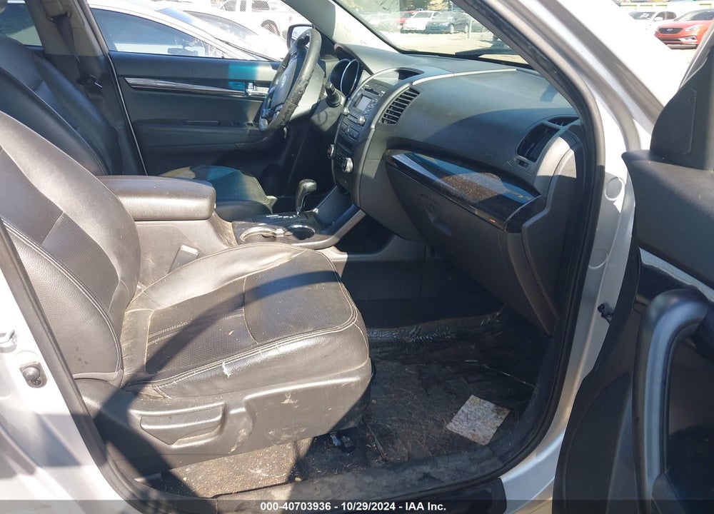 2011 KIA SORENTO EX VIN: 5XYKU3A15BG026208