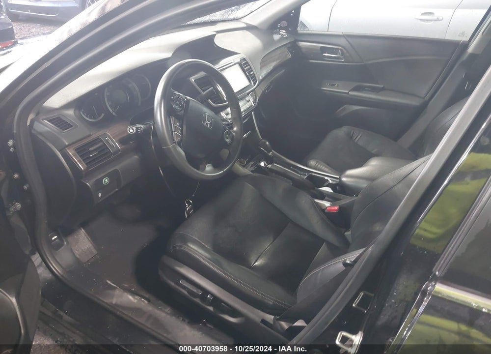 2017 HONDA ACCORD EX-L VIN: 1HGCR2F85HA205560