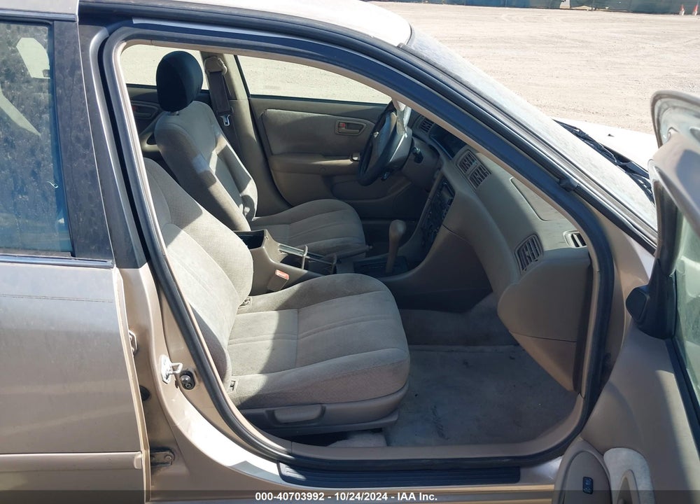 2000 TOYOTA CAMRY LE VIN: JT2BG22KXY0504350