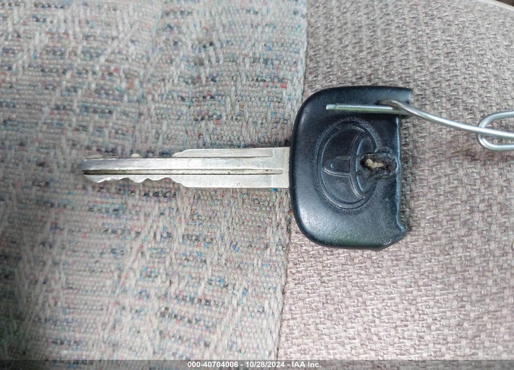 1998 TOYOTA TACOMA BASE V6 VIN: 4TAVN52N3WZ099412