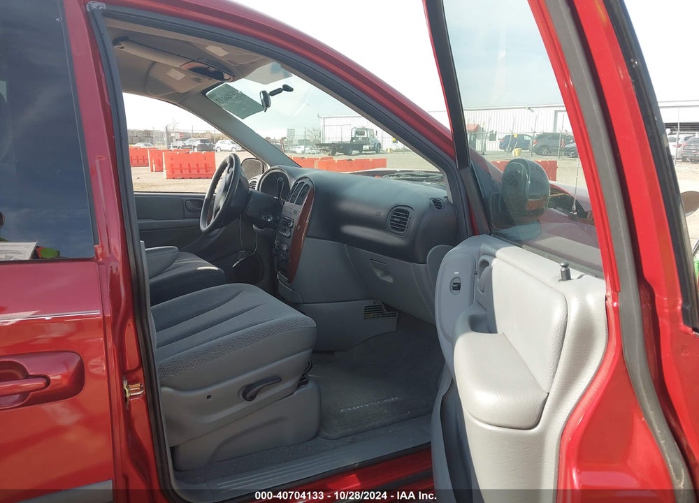 2007 CHRYSLER TOWN & COUNTRY VIN: 1A4GJ45R47B118555