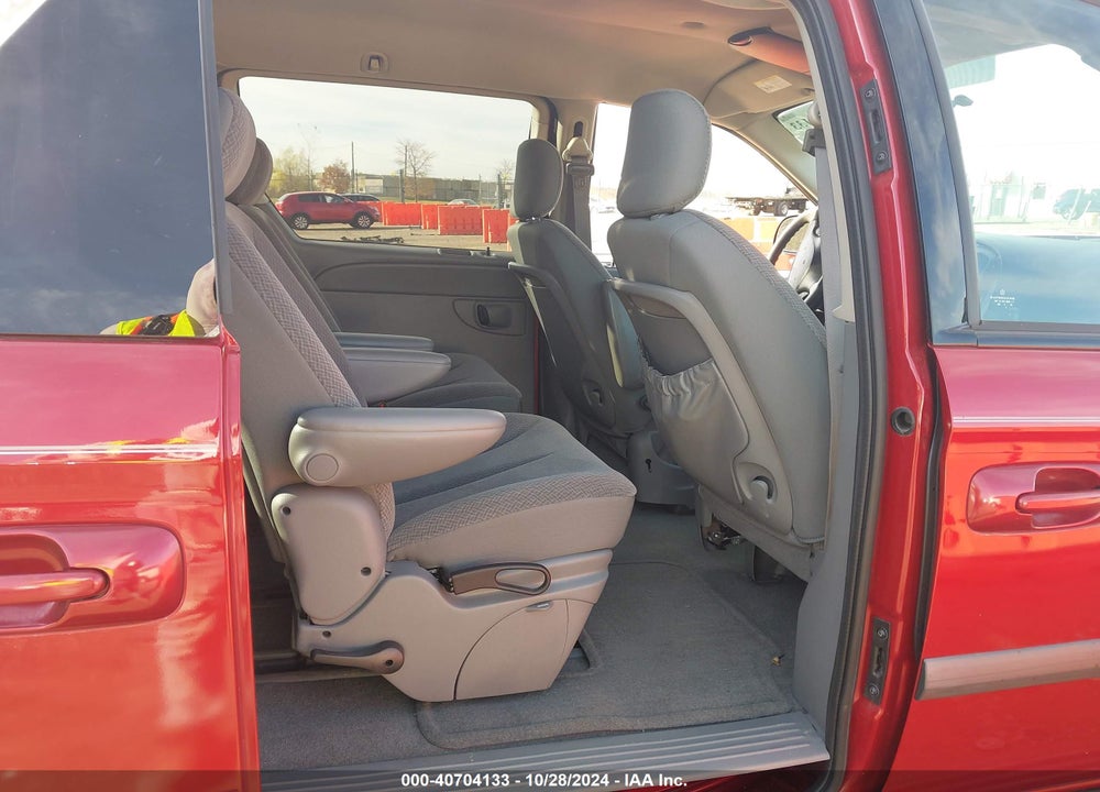 2007 CHRYSLER TOWN & COUNTRY VIN: 1A4GJ45R47B118555