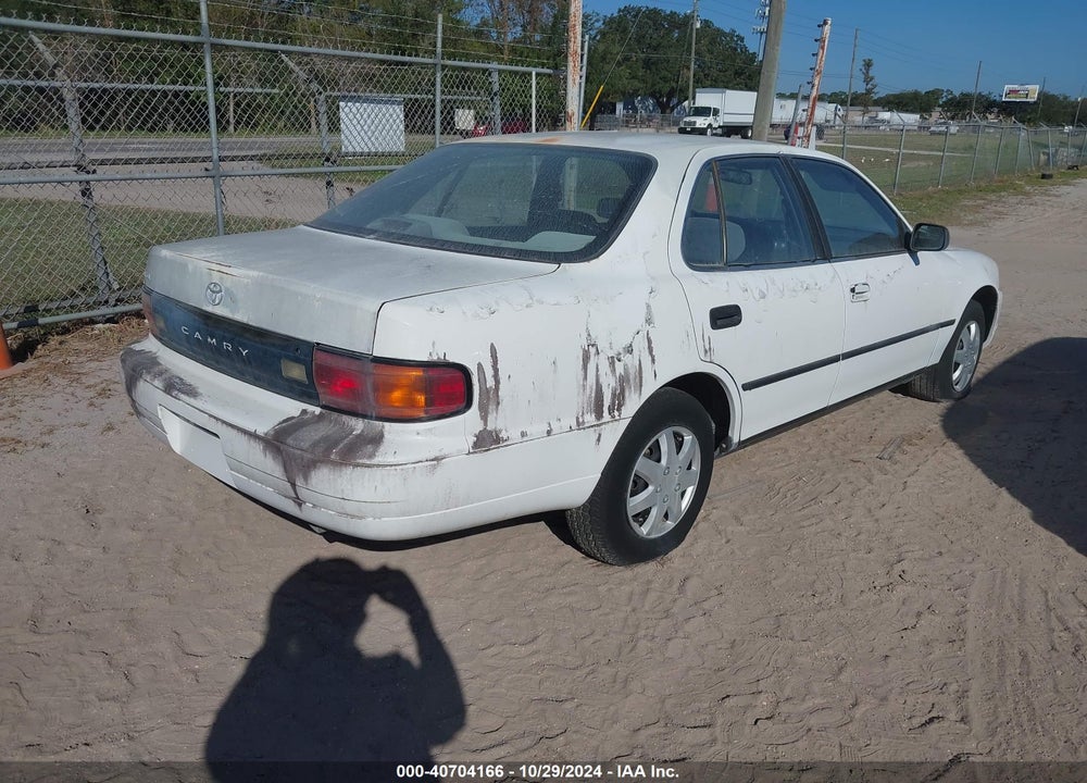 1992 TOYOTA CAMRY DLX VIN: 4T1SK11E4NU034313