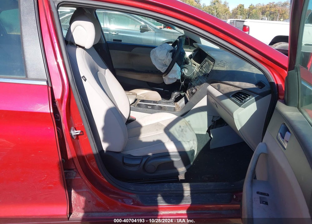 2015 HYUNDAI SONATA SE VIN: 5NPE24AF9FH191777