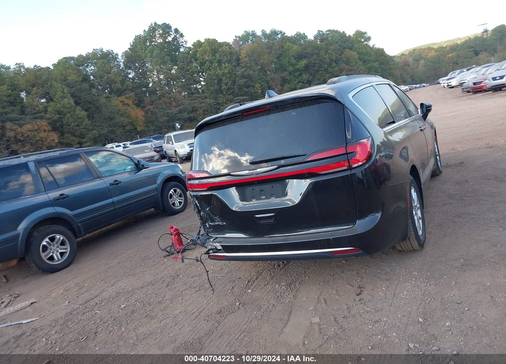 2022 CHRYSLER PACIFICA TOURING L VIN: 2C4RC1BG0NR233372