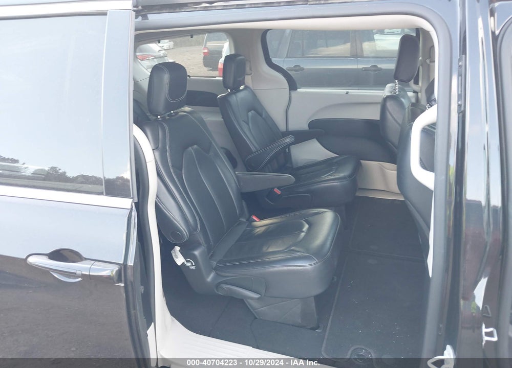 2022 CHRYSLER PACIFICA TOURING L VIN: 2C4RC1BG0NR233372