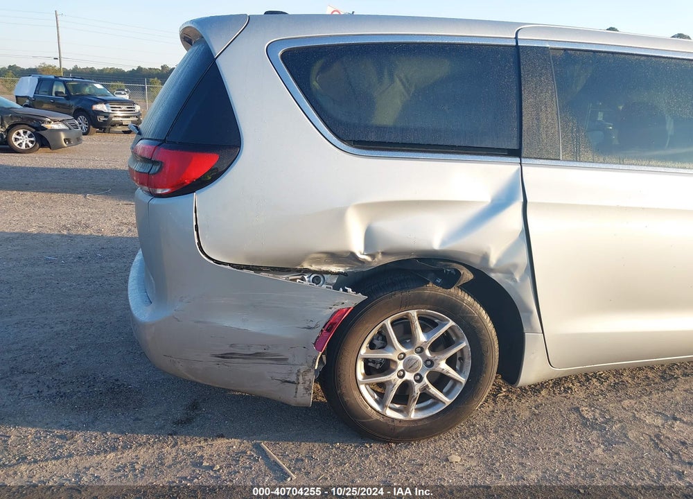 2024 CHRYSLER PACIFICA TOURING L VIN: 2C4RC1BGXRR159237