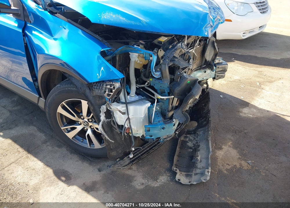 2017 TOYOTA RAV4 XLE VIN: JTMWFREVXHJ721773
