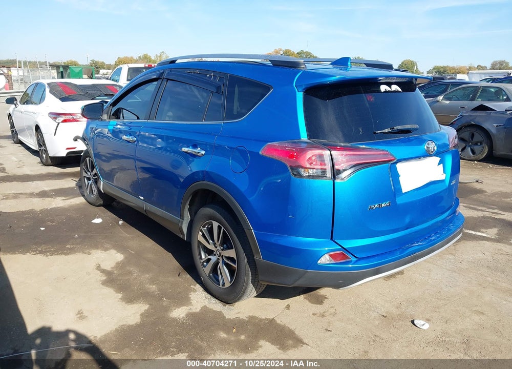 2017 TOYOTA RAV4 XLE VIN: JTMWFREVXHJ721773