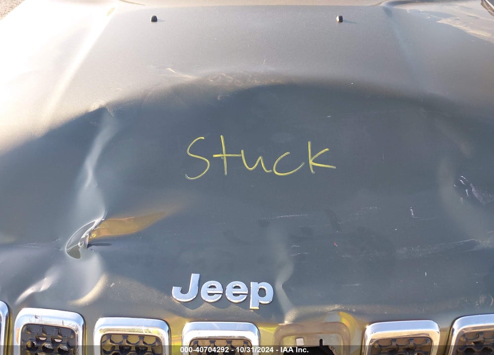 2019 CHEROKEE JEEP  LATITUDE PLUS 4X4 VIN: 1C4PJMLX0KD219161