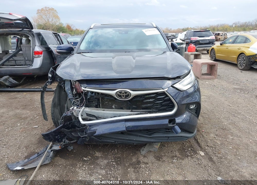 2022 TOYOTA HIGHLANDER XLE VIN: 5TDHZRBH4NS227874